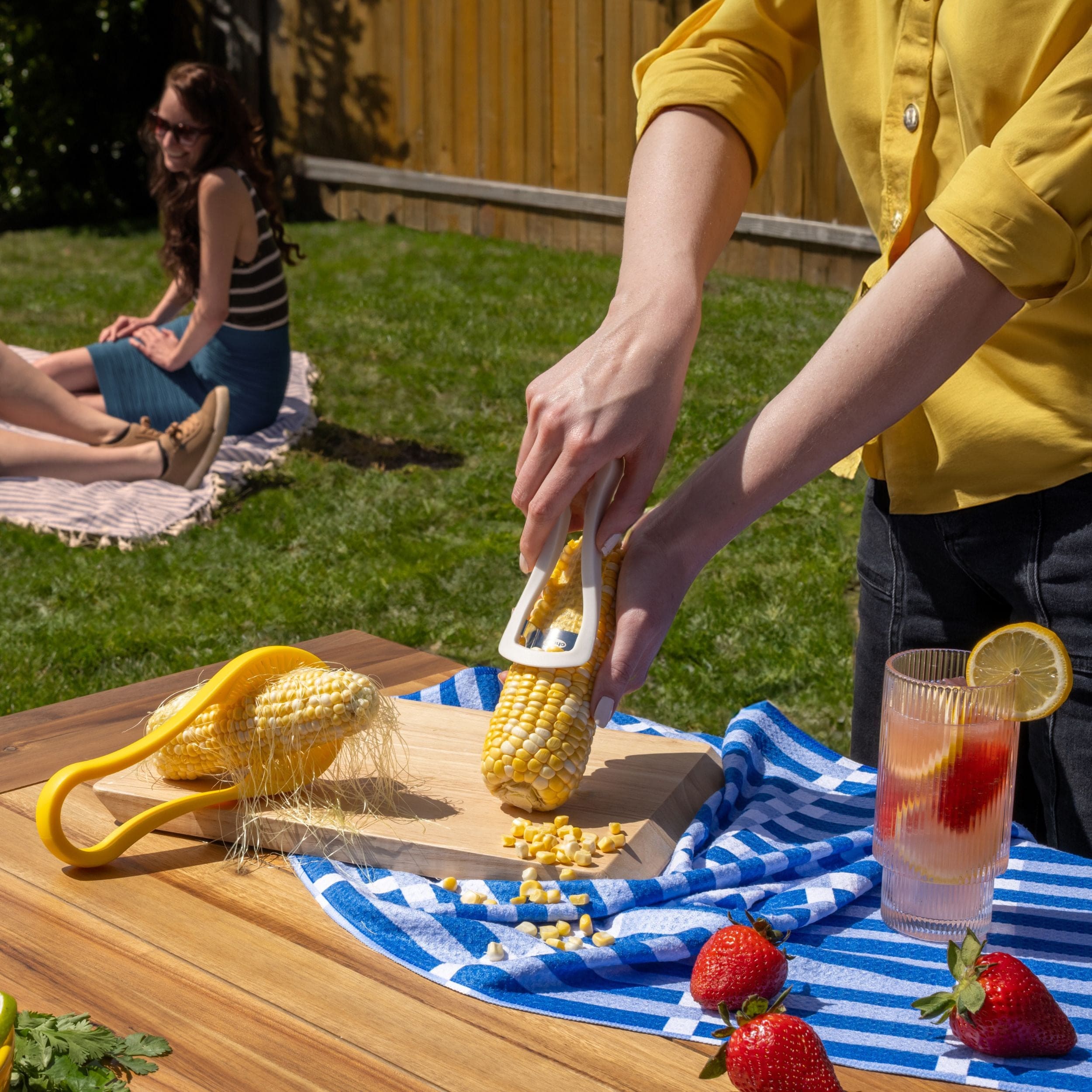 Chef'n Corn Silkster & Peeler Nesting Corn Tool Set Corn Silkster & Peeler Nesting Corn Tool Set