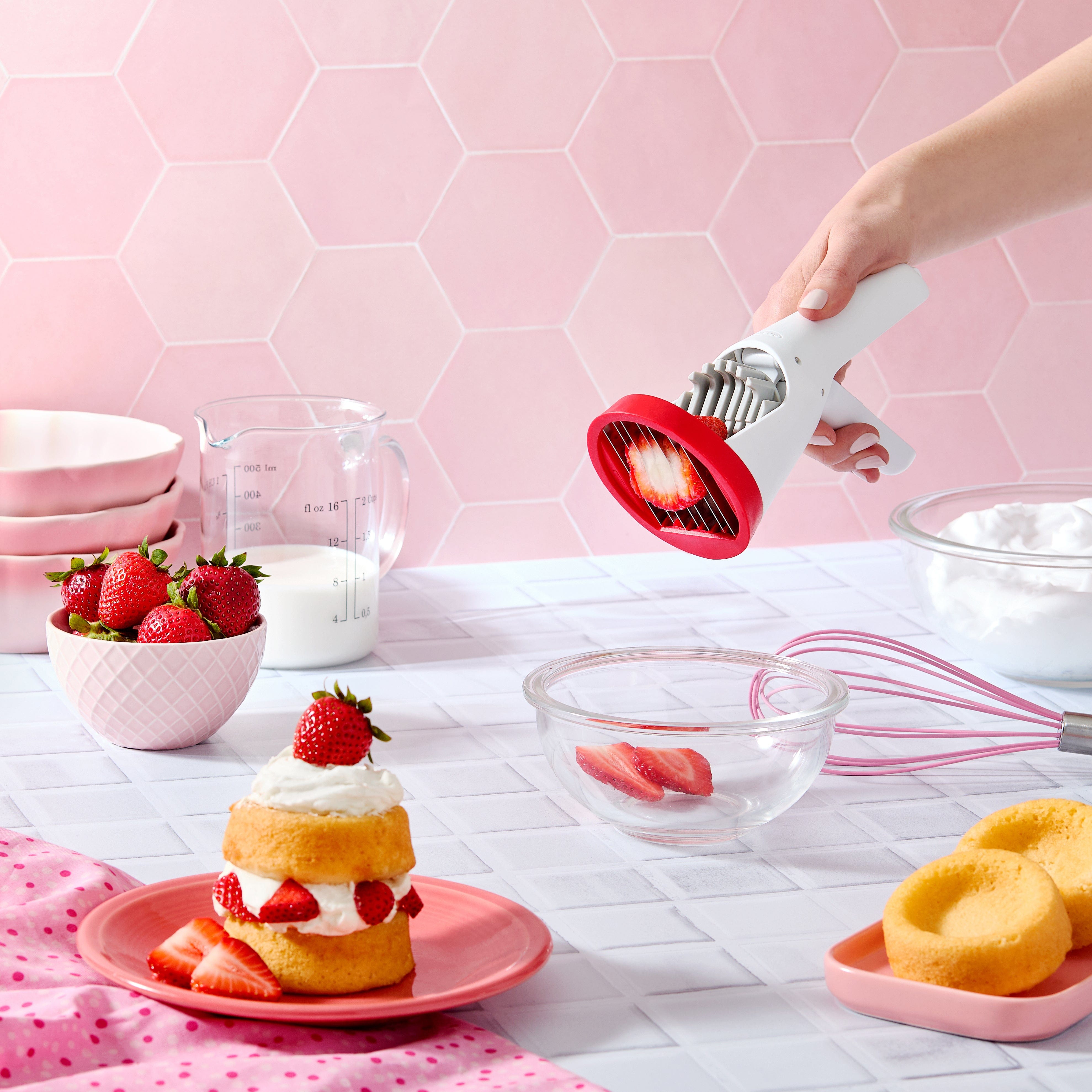 Chef'n Fruit & Vegetable Prep/Cutting & Chopping Slicester Handheld Strawberry Slicer